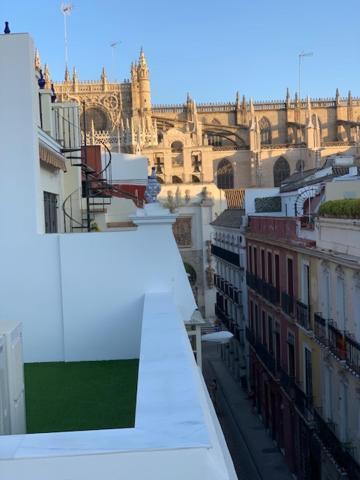 Stunning Attic With Private Terrace And Parking Optional Apartamento Sevilha Exterior foto